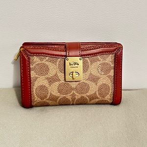 Coach Hutton Wallet In Signature Canvas